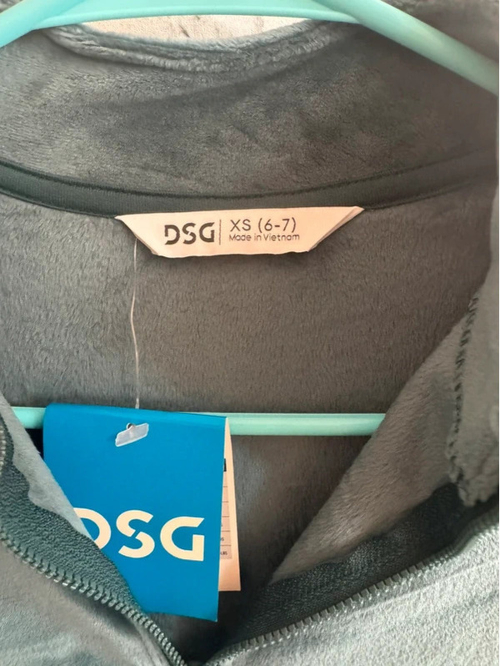 Girl’s DSG green velour pullover 1/2 zip jacket XS (6/7) - Picture 3 of 5